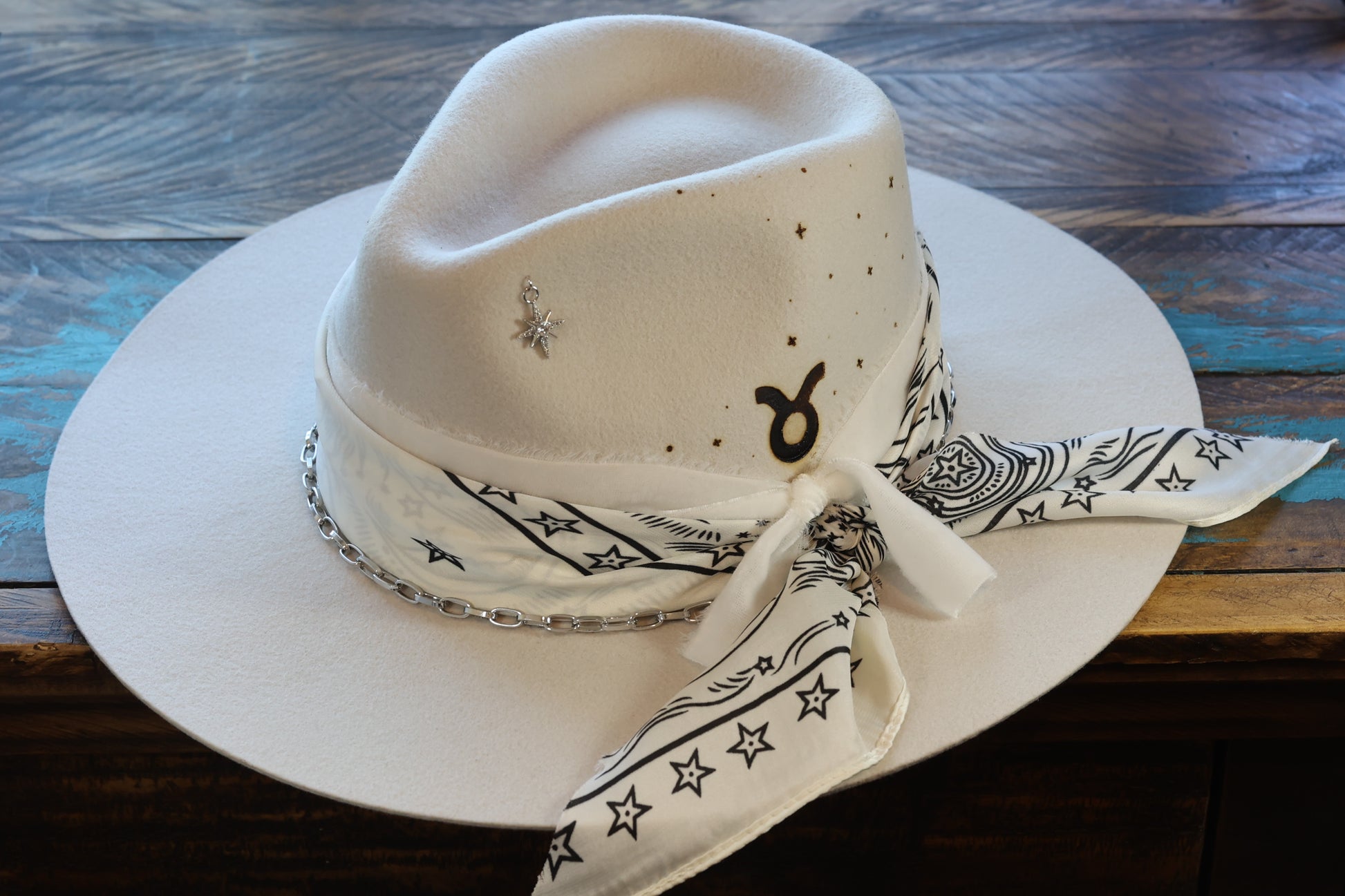 Custom hat white