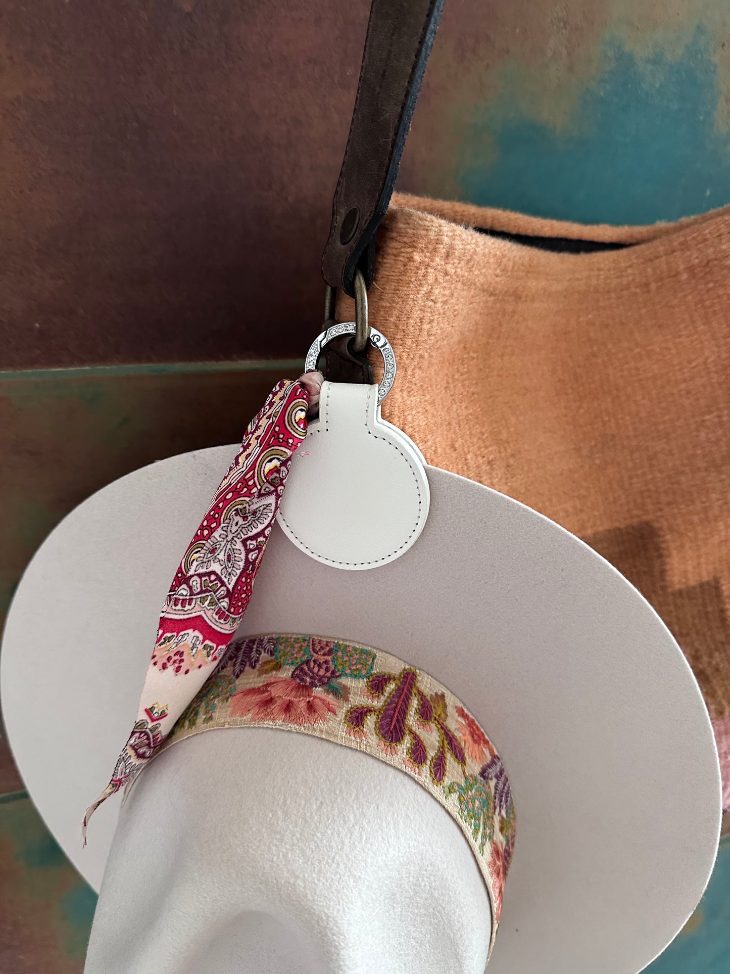 White ✦ Hat Holders ✦