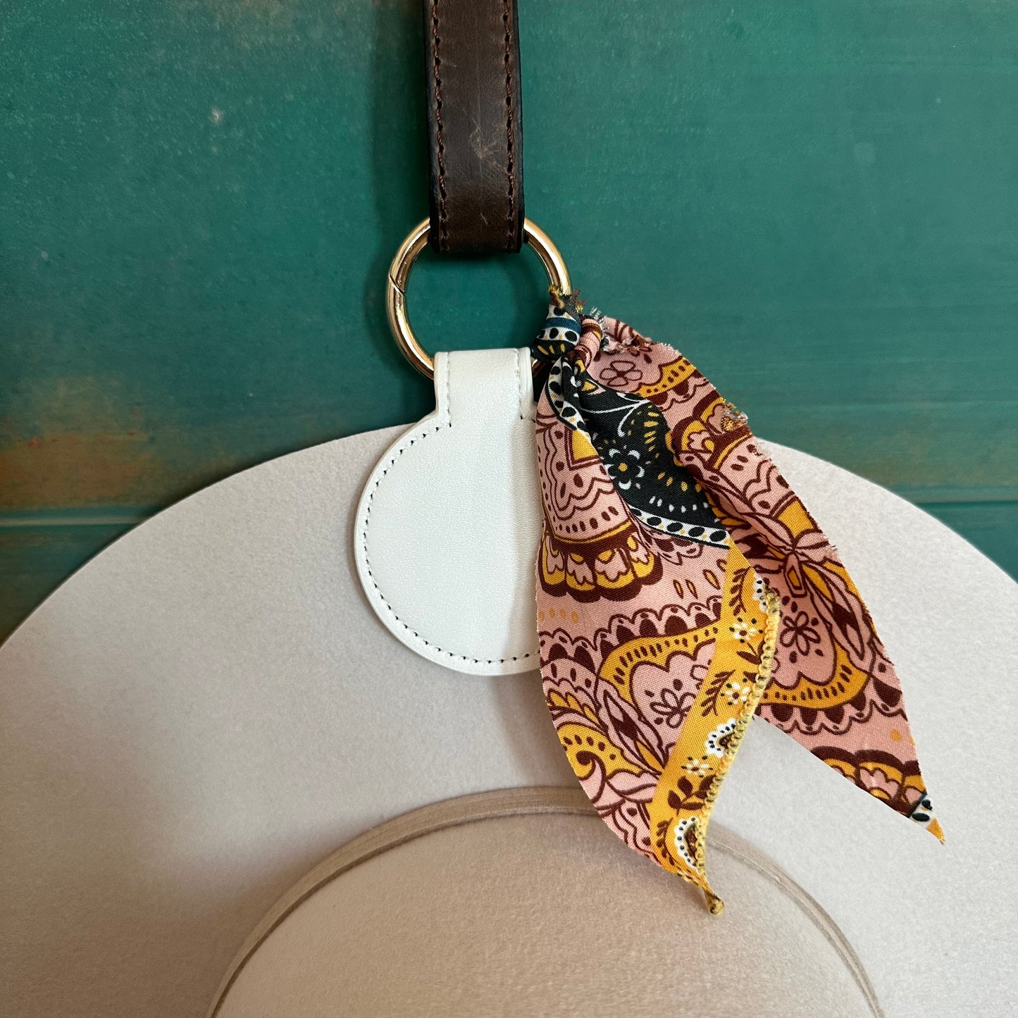 White ✦ Hat Holders ✦