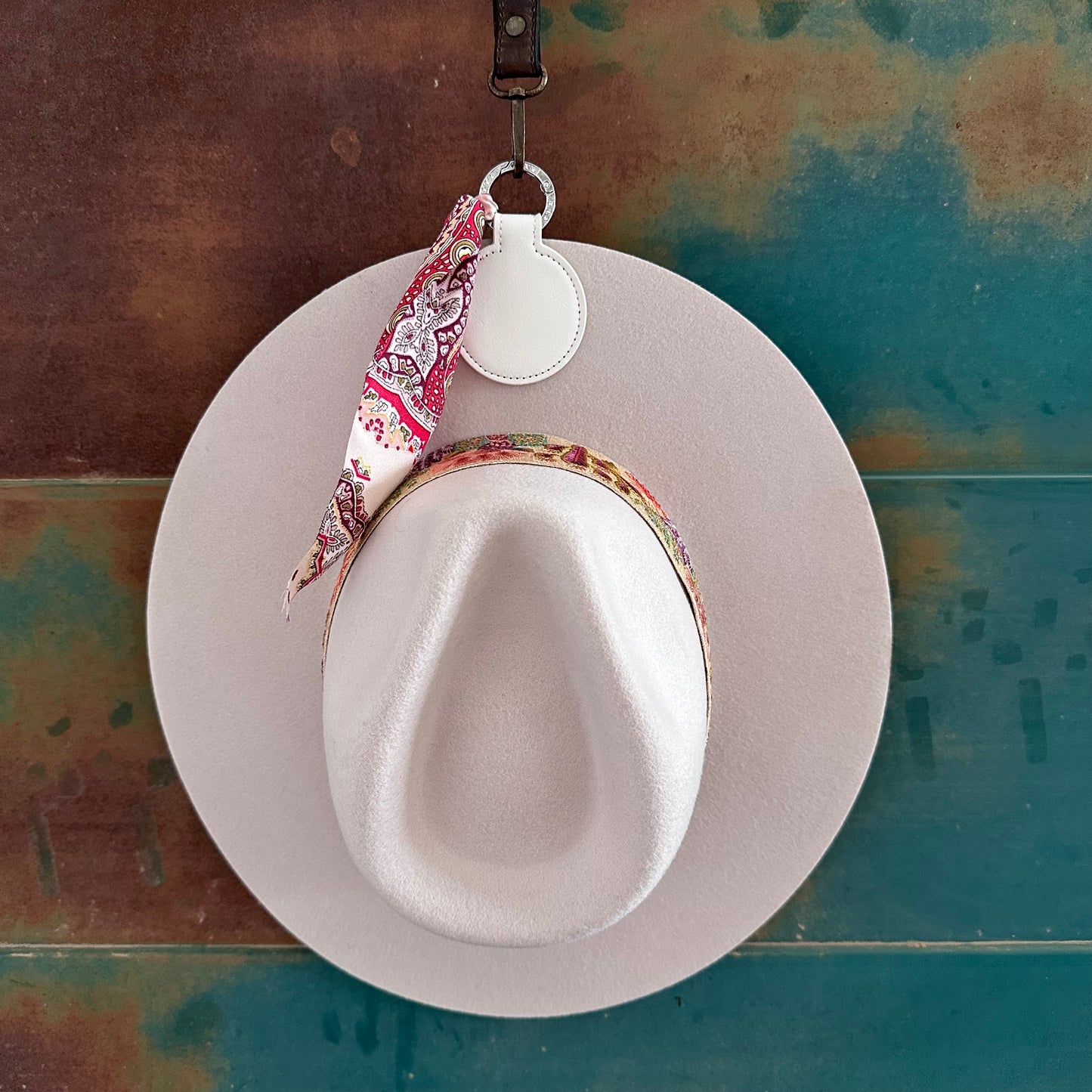White ✦ Hat Holders ✦