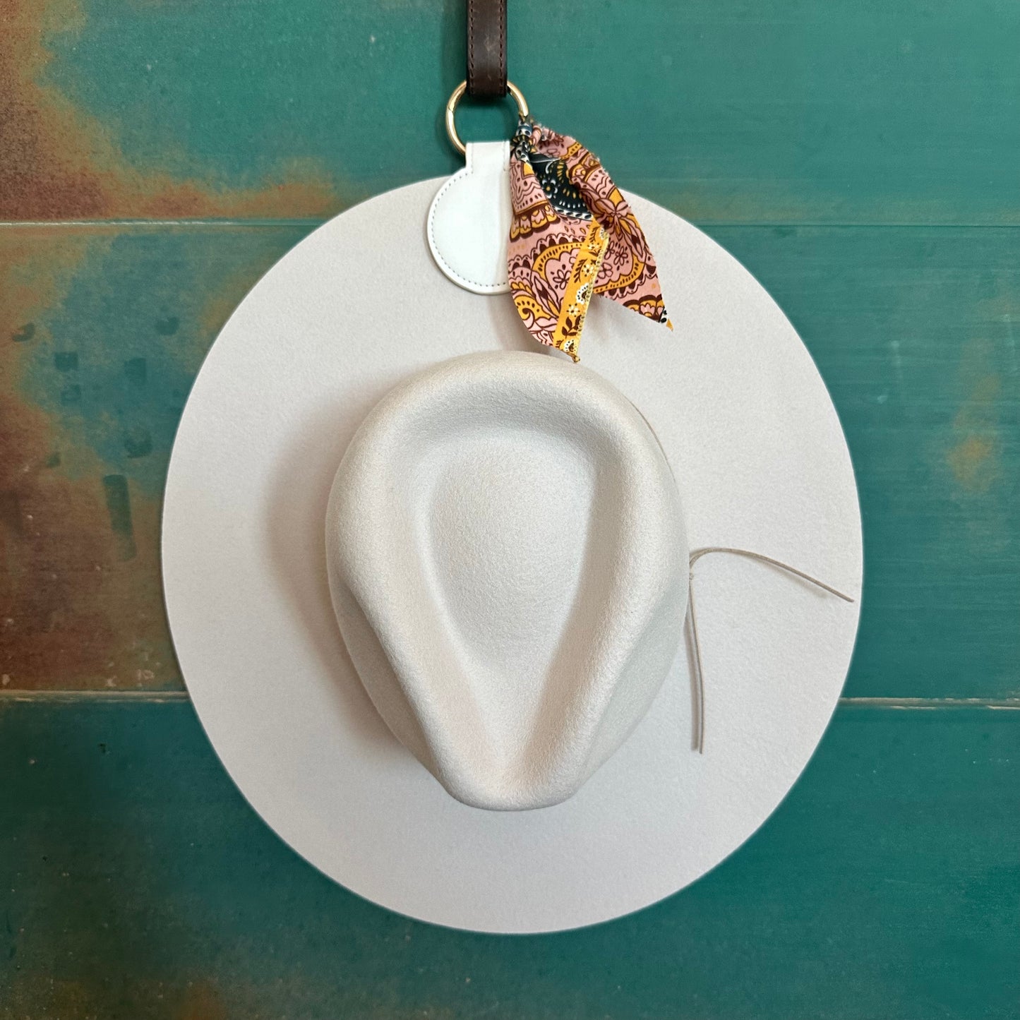 White ✦ Hat Holders ✦